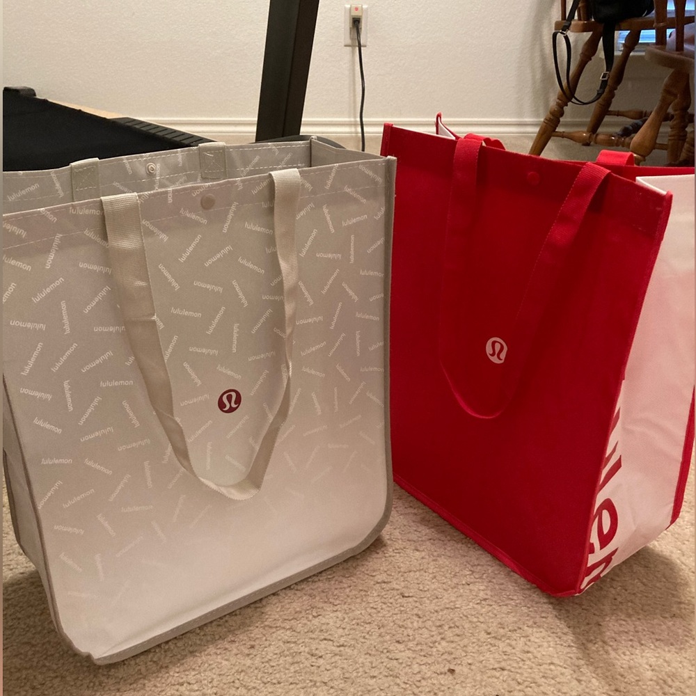 NEW!!! LULULEMON LARGE TOTE BAGS -
Qty 2